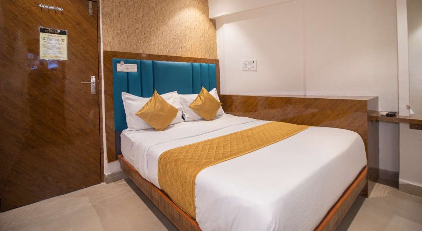 Hotel Crystal Palace in Mumbai