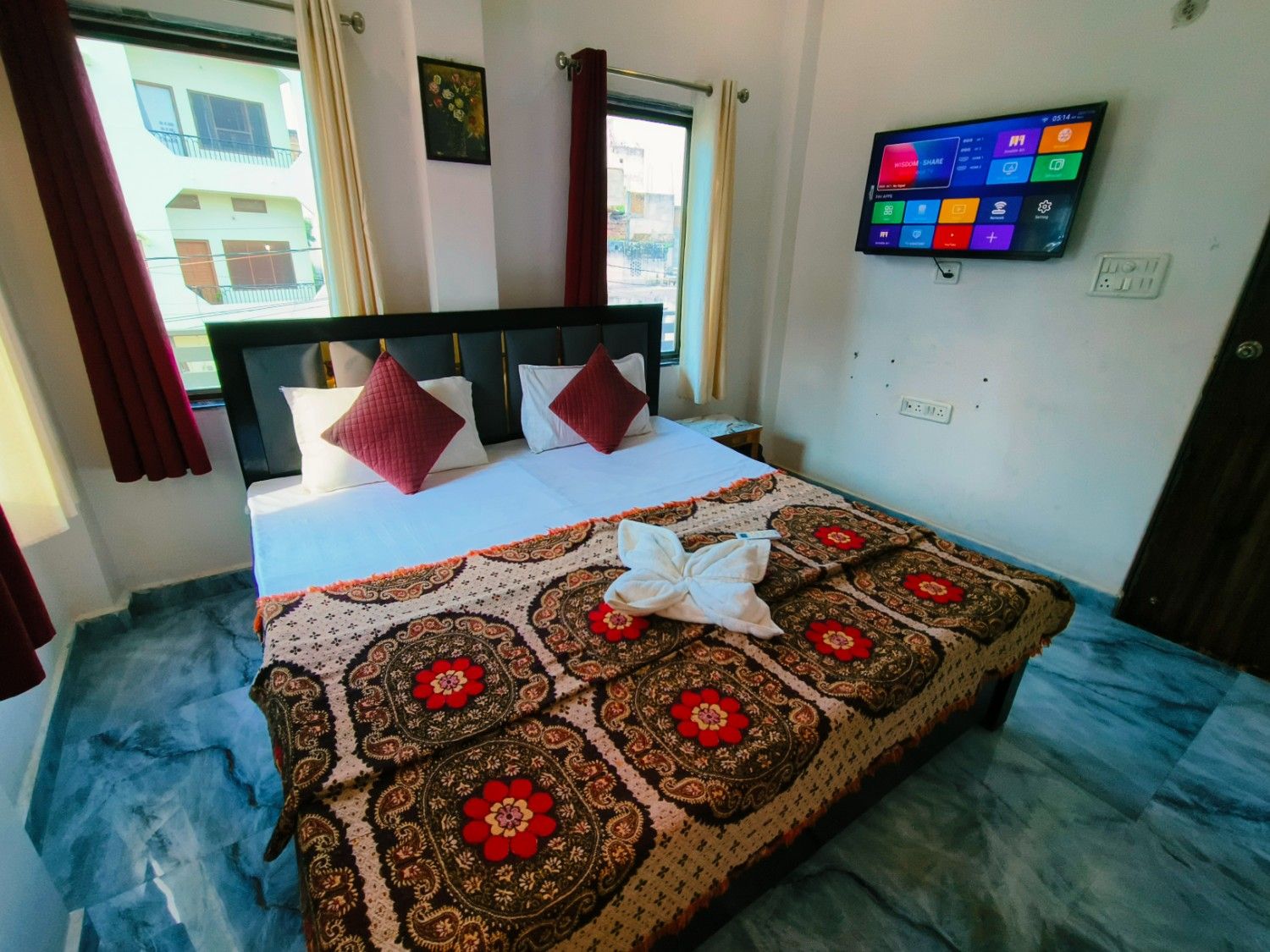 Hotel Glory Residency and Cafe in Varanasi