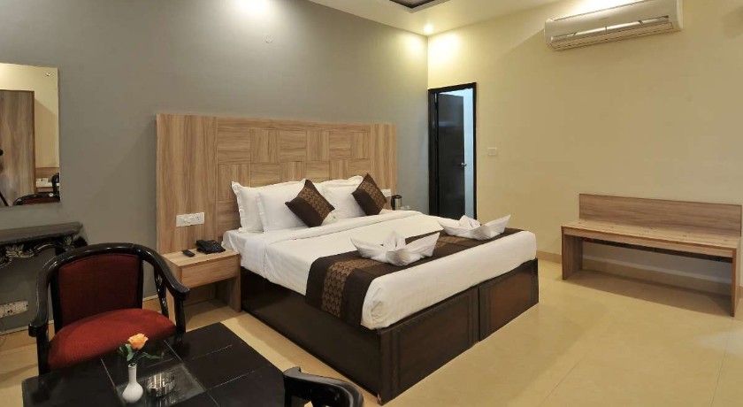 Hind Hotel in Zirakpur