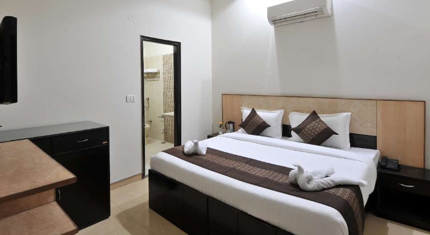 Hind Hotel in Zirakpur