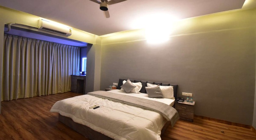 Hotel Evergreen in Mumbai